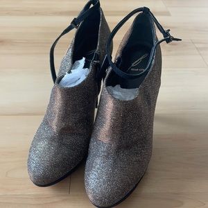 B Brian Atwood Fruitera Sparkly Bootie sz 7